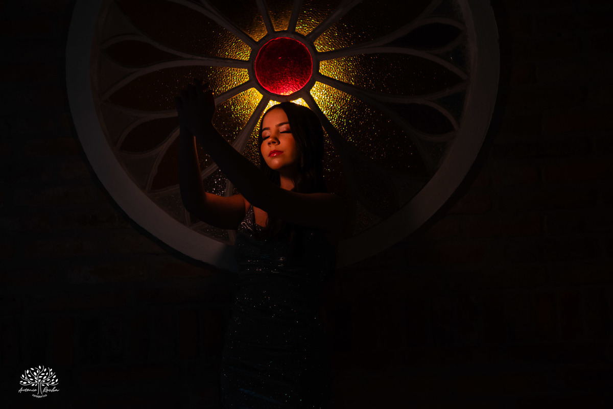 ensaio 15 anos - debutante - fotografia de debutante - fotos de 15 anos - Quinta Dom Manuel - fotógrafo de 15 anos - ensaio fotográfico - fotografia artística - debutante sorridente - ensaio encantador - ensaio personalizado - Antonio Rocha Fotografias