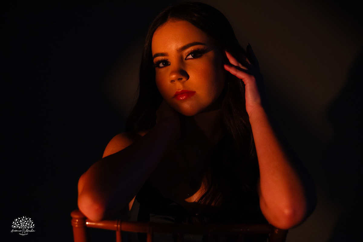 ensaio 15 anos - debutante - fotografia de debutante - fotos de 15 anos - Quinta Dom Manuel - fotógrafo de 15 anos - ensaio fotográfico - fotografia artística - debutante sorridente - ensaio encantador - ensaio personalizado - Antonio Rocha Fotografias