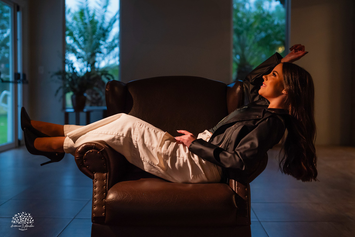 ensaio 15 anos - debutante - fotografia de debutante - fotos de 15 anos - Quinta Dom Manuel - fotógrafo de 15 anos - ensaio fotográfico - fotografia artística - debutante sorridente - ensaio encantador - ensaio personalizado - Antonio Rocha Fotografias