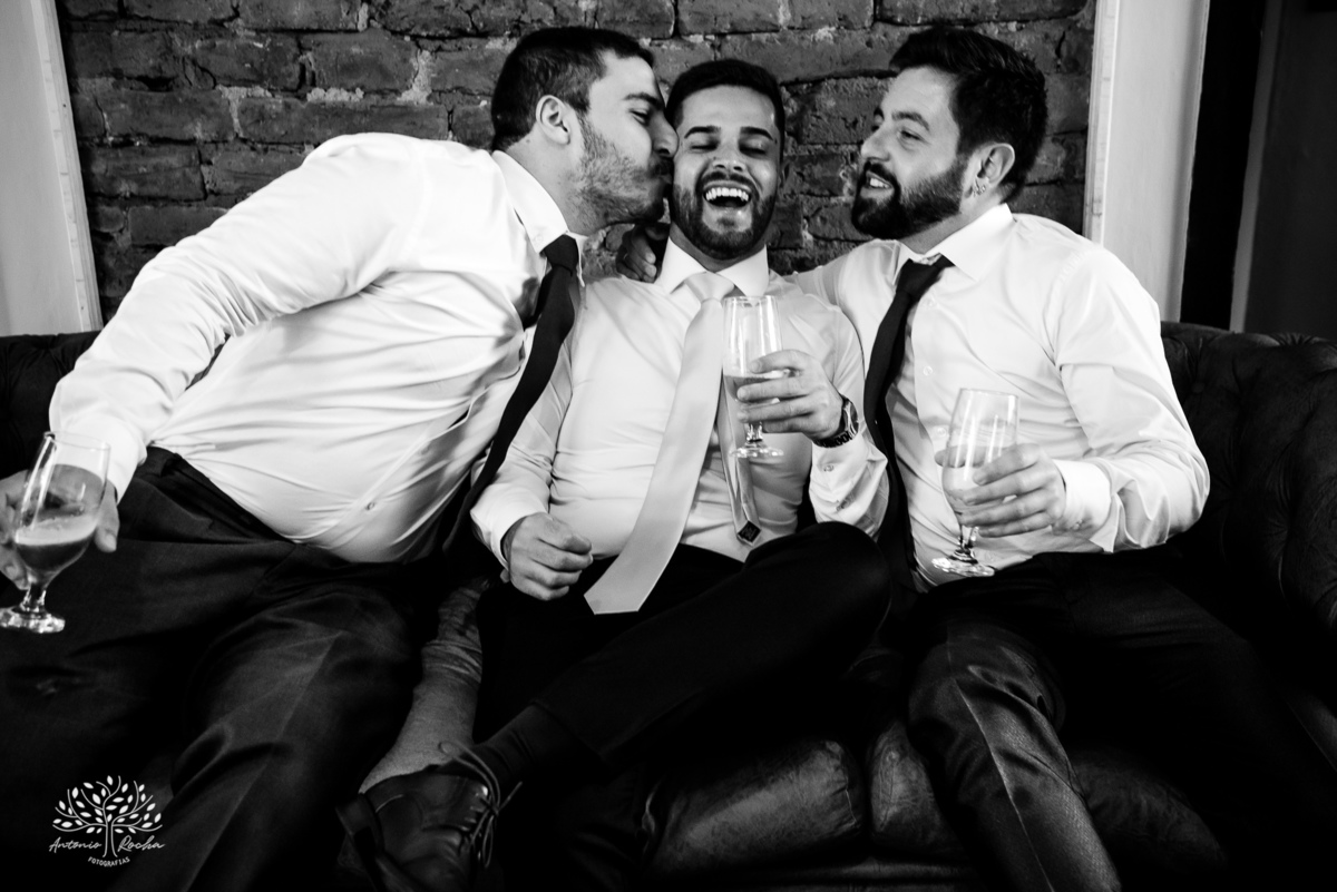 fotógrafos de casamento Pelotas - making of da noiva e do noivo - Quinta Dom Manuel - cerimônia de casamento - festa de casamento animada - dança dos noivos - Vini e Banda - hora do buquê - pré-wedding - Antonio Rocha Fotografias - Renata Dalbann