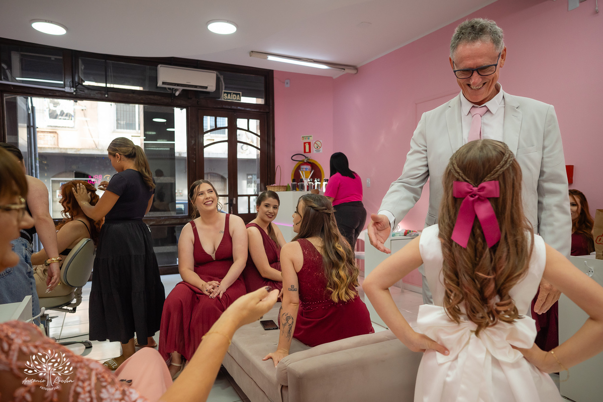 fotógrafos de casamento Pelotas - making of da noiva e do noivo - Quinta Dom Manuel - cerimônia de casamento - festa de casamento animada - dança dos noivos - Vini e Banda - hora do buquê - pré-wedding - Antonio Rocha Fotografias - Renata Dalbann