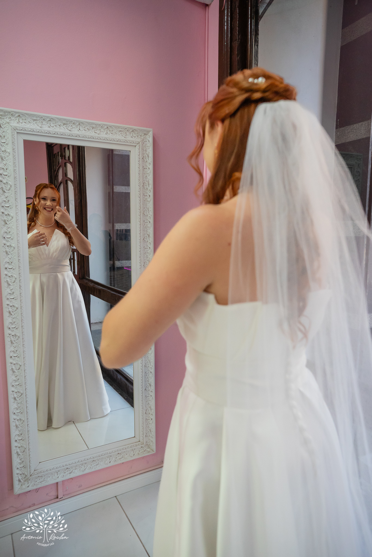 fotógrafos de casamento Pelotas - making of da noiva e do noivo - Quinta Dom Manuel - cerimônia de casamento - festa de casamento animada - dança dos noivos - Vini e Banda - hora do buquê - pré-wedding - Antonio Rocha Fotografias - Renata Dalbann