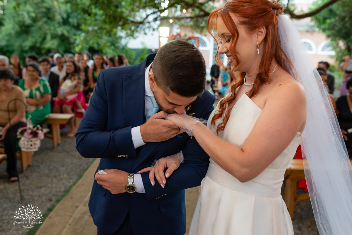 fotógrafos de casamento Pelotas - making of da noiva e do noivo - Quinta Dom Manuel - cerimônia de casamento - festa de casamento animada - dança dos noivos - Vini e Banda - hora do buquê - pré-wedding - Antonio Rocha Fotografias - Renata Dalbann