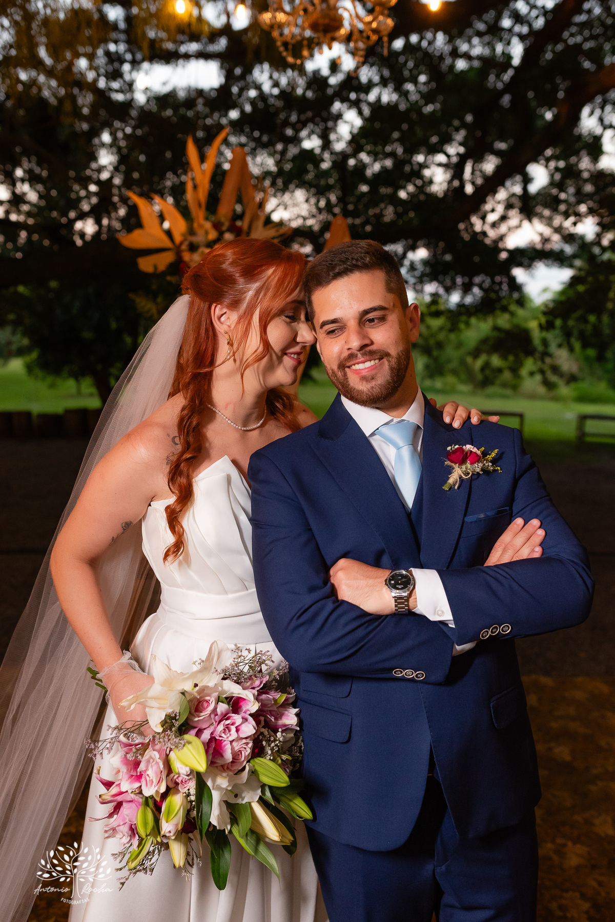 fotógrafos de casamento Pelotas - making of da noiva e do noivo - Quinta Dom Manuel - cerimônia de casamento - festa de casamento animada - dança dos noivos - Vini e Banda - hora do buquê - pré-wedding - Antonio Rocha Fotografias - Renata Dalbann