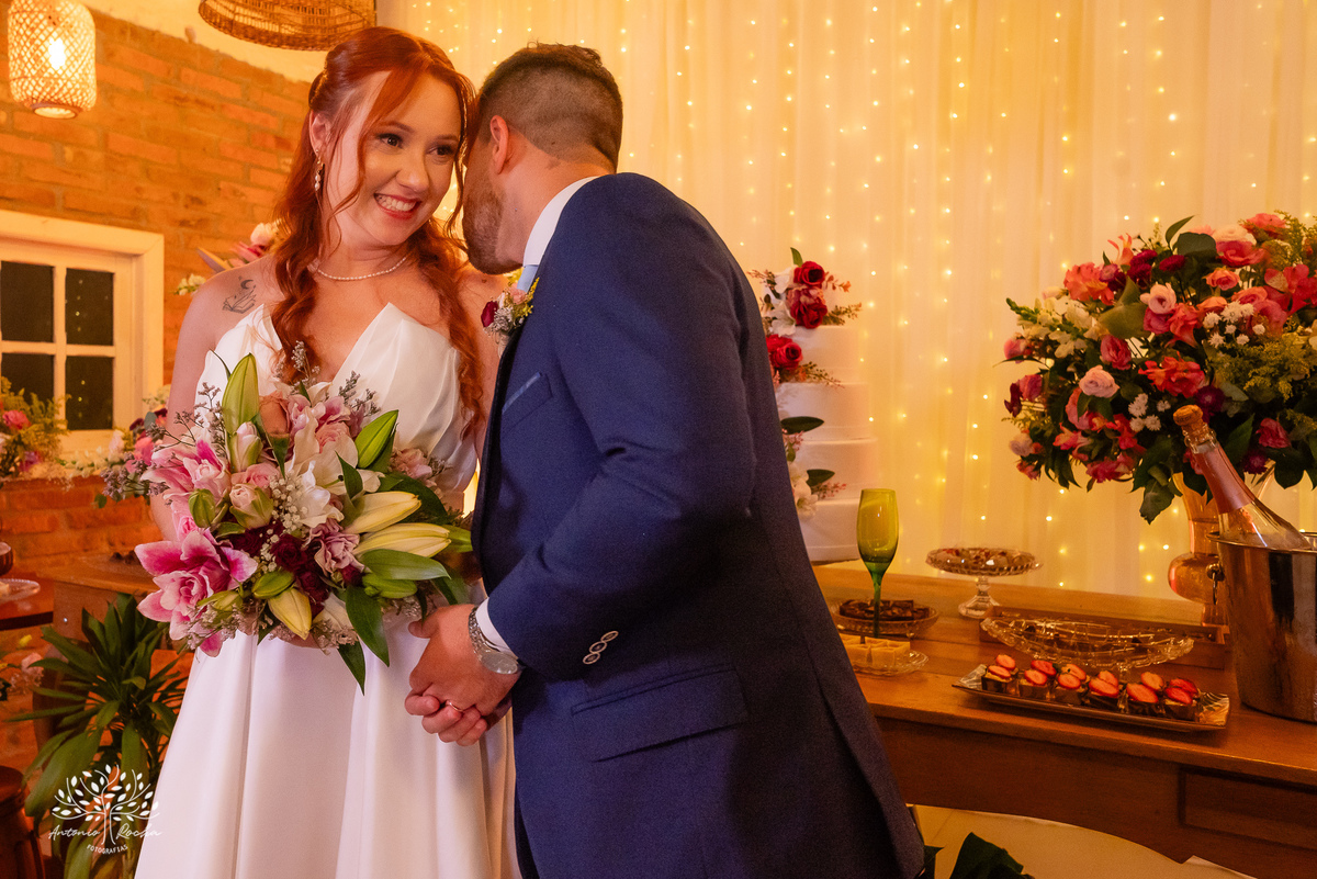 fotógrafos de casamento Pelotas - making of da noiva e do noivo - Quinta Dom Manuel - cerimônia de casamento - festa de casamento animada - dança dos noivos - Vini e Banda - hora do buquê - pré-wedding - Antonio Rocha Fotografias - Renata Dalbann