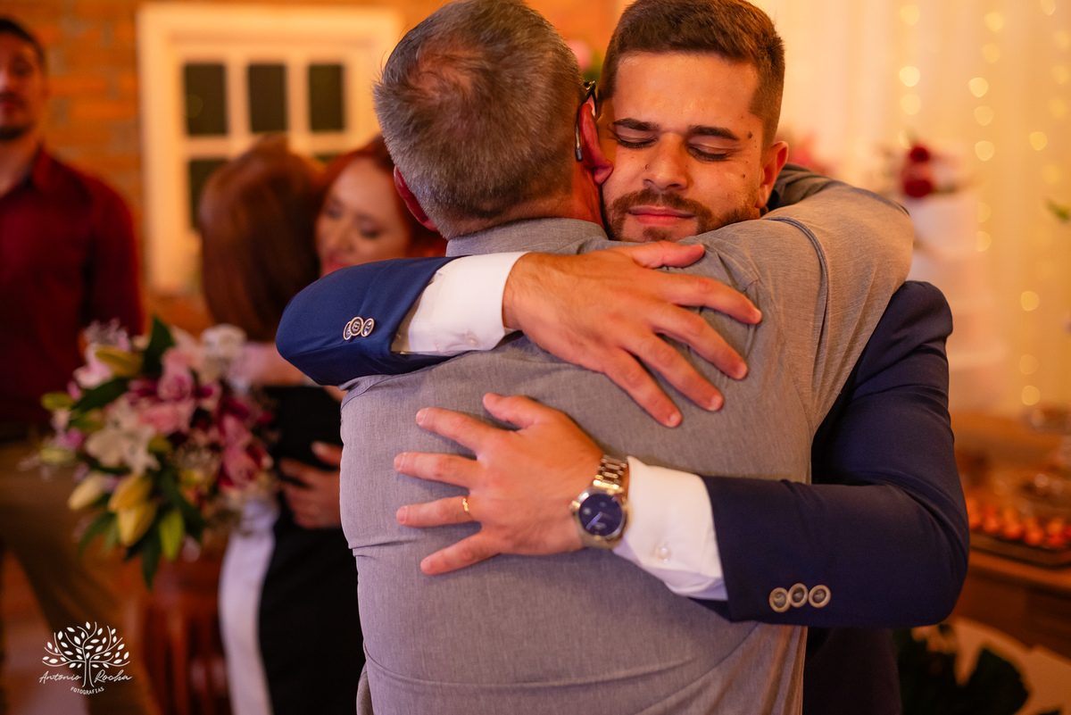 fotógrafos de casamento Pelotas - making of da noiva e do noivo - Quinta Dom Manuel - cerimônia de casamento - festa de casamento animada - dança dos noivos - Vini e Banda - hora do buquê - pré-wedding - Antonio Rocha Fotografias - Renata Dalbann