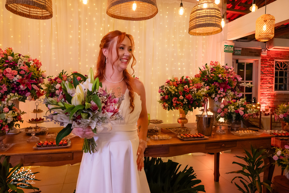 fotógrafos de casamento Pelotas - making of da noiva e do noivo - Quinta Dom Manuel - cerimônia de casamento - festa de casamento animada - dança dos noivos - Vini e Banda - hora do buquê - pré-wedding - Antonio Rocha Fotografias - Renata Dalbann