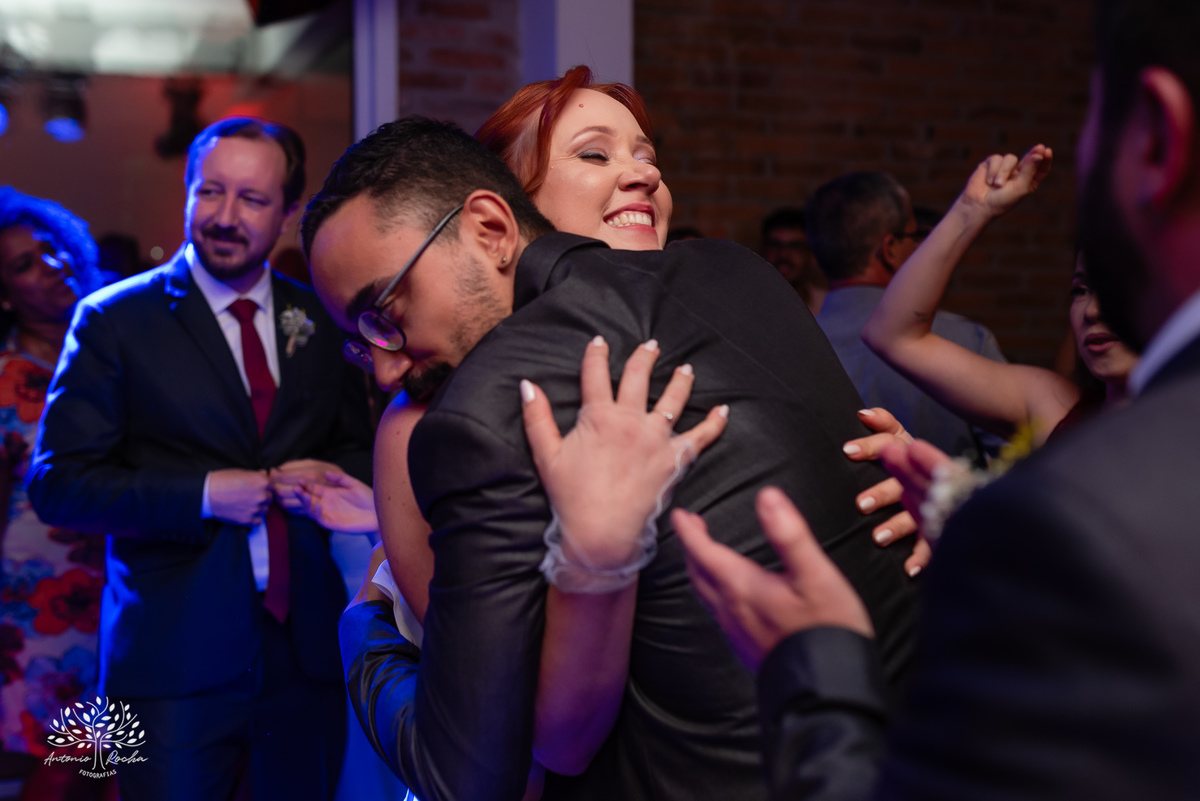 fotógrafos de casamento Pelotas - making of da noiva e do noivo - Quinta Dom Manuel - cerimônia de casamento - festa de casamento animada - dança dos noivos - Vini e Banda - hora do buquê - pré-wedding - Antonio Rocha Fotografias - Renata Dalbann