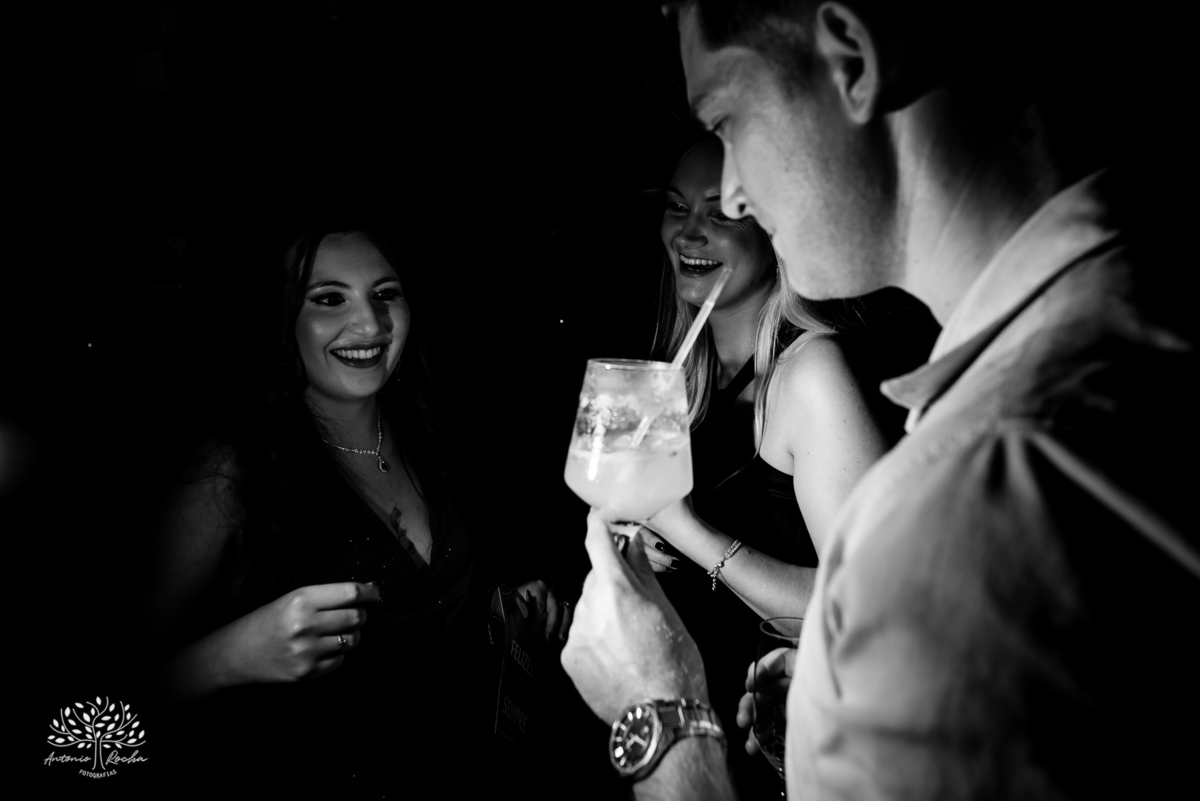 fotógrafos de casamento Pelotas - making of da noiva e do noivo - Quinta Dom Manuel - cerimônia de casamento - festa de casamento animada - dança dos noivos - Vini e Banda - hora do buquê - pré-wedding - Antonio Rocha Fotografias - Renata Dalbann