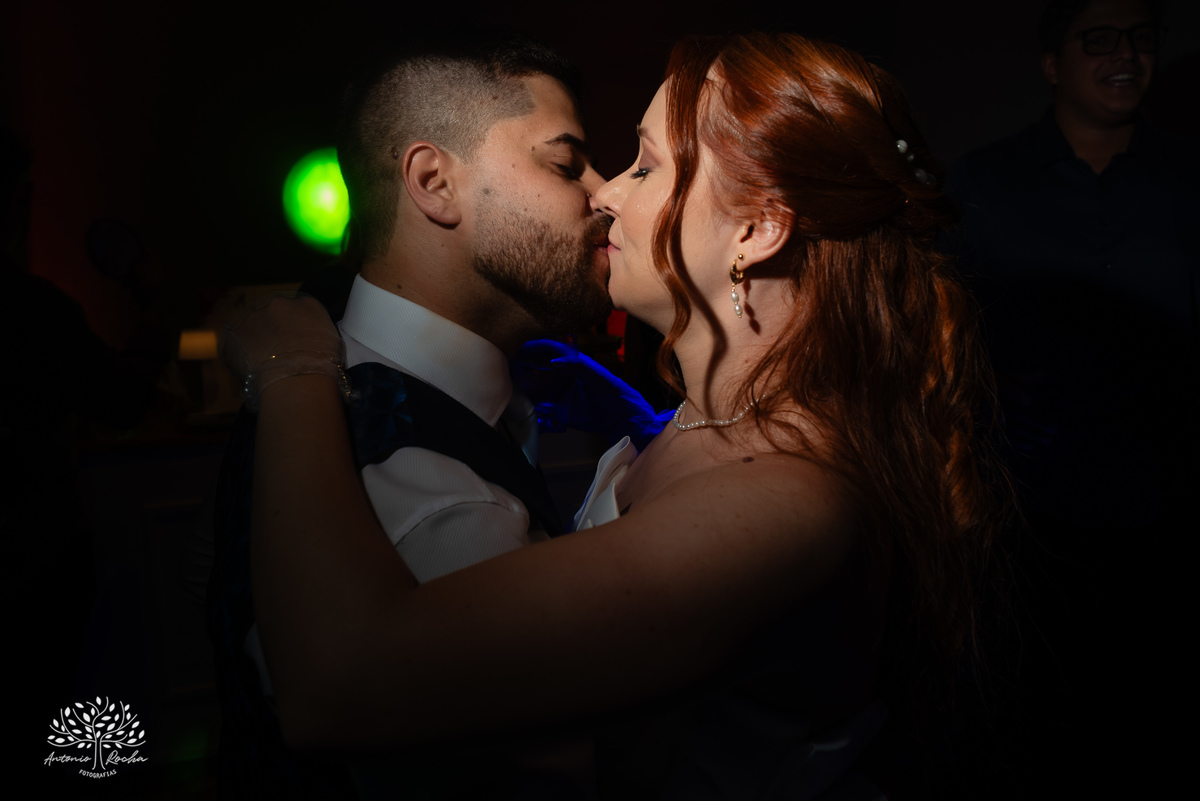 fotógrafos de casamento Pelotas - making of da noiva e do noivo - Quinta Dom Manuel - cerimônia de casamento - festa de casamento animada - dança dos noivos - Vini e Banda - hora do buquê - pré-wedding - Antonio Rocha Fotografias - Renata Dalbann