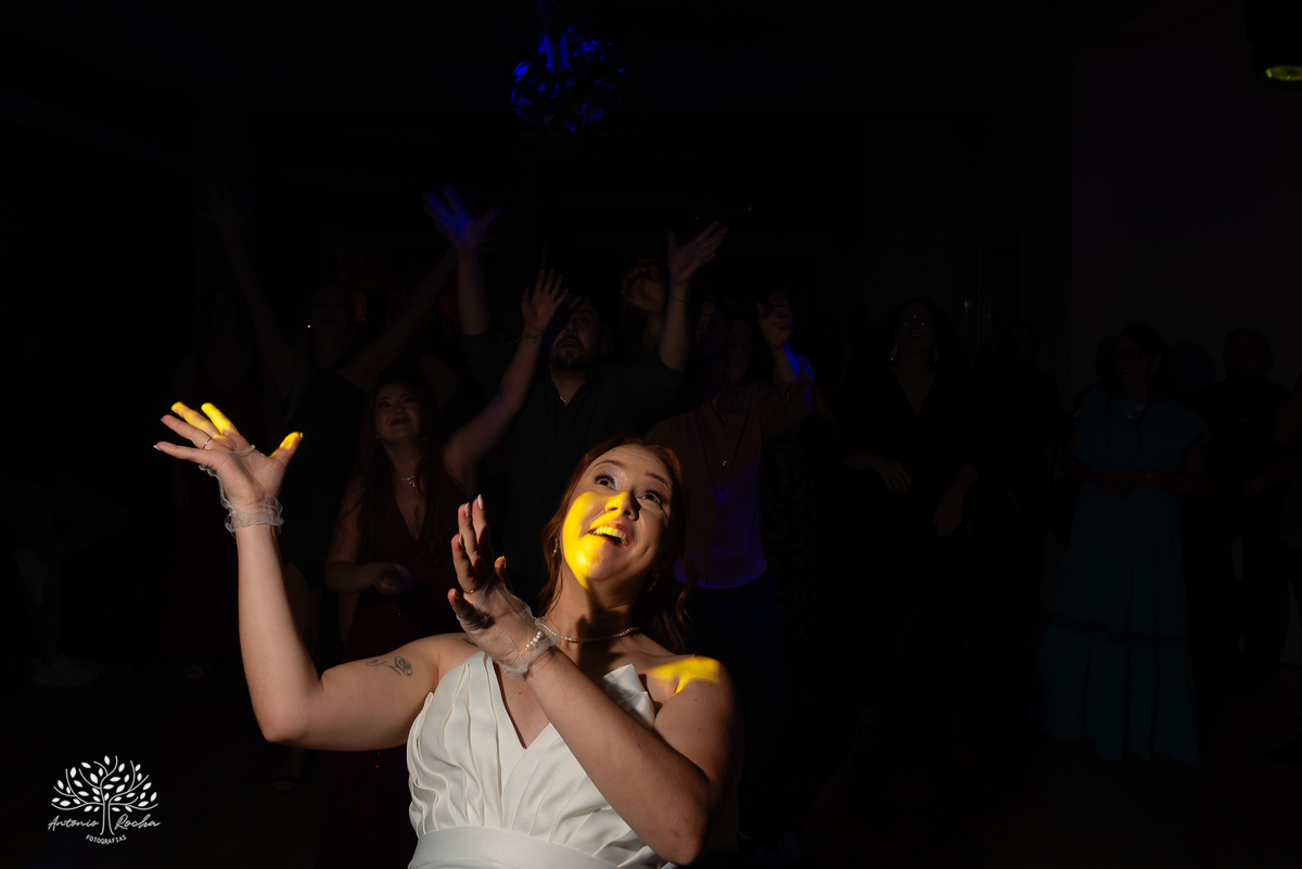 fotógrafos de casamento Pelotas - making of da noiva e do noivo - Quinta Dom Manuel - cerimônia de casamento - festa de casamento animada - dança dos noivos - Vini e Banda - hora do buquê - pré-wedding - Antonio Rocha Fotografias - Renata Dalbann