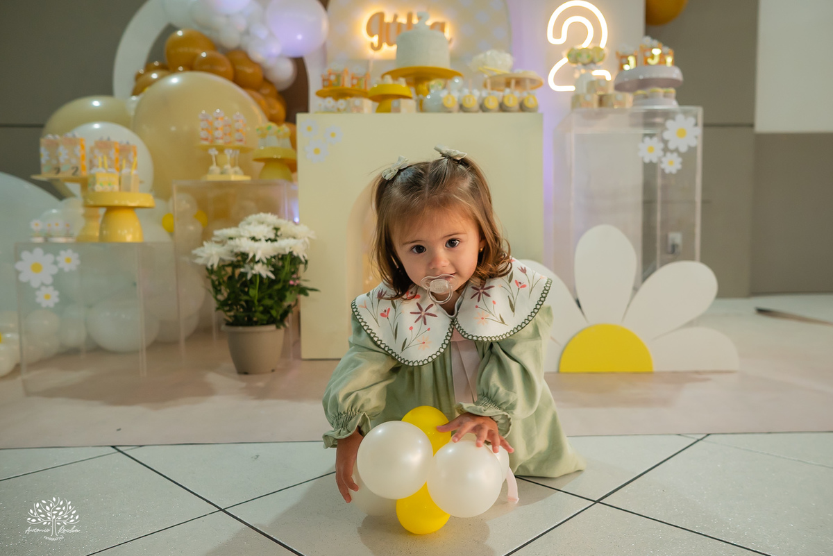 fotografia infantil - festa infantil - Tio Guigui - jardim de margaridas - decoração delicada - fotografia de aniversário - Antonio Rocha Fotografias - ensaio infantil - parabéns animado - olhos brilhantes – pelotas - fotografia de família - playground