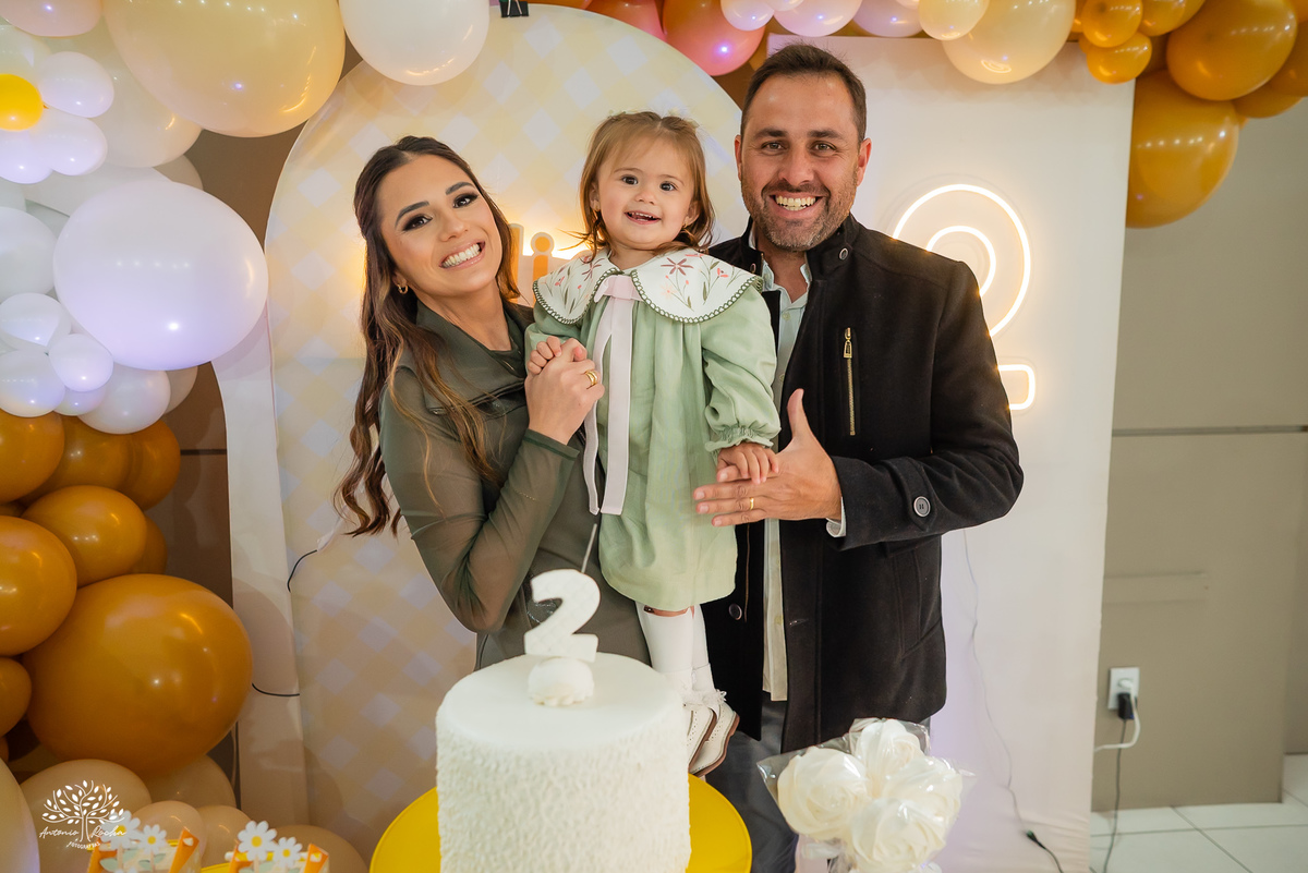 fotografia infantil - festa infantil - Tio Guigui - jardim de margaridas - decoração delicada - fotografia de aniversário - Antonio Rocha Fotografias - ensaio infantil - parabéns animado - olhos brilhantes – pelotas - fotografia de família - playground