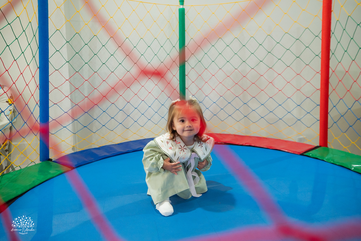 fotografia infantil - festa infantil - Tio Guigui - jardim de margaridas - decoração delicada - fotografia de aniversário - Antonio Rocha Fotografias - ensaio infantil - parabéns animado - olhos brilhantes – pelotas - fotografia de família - playground