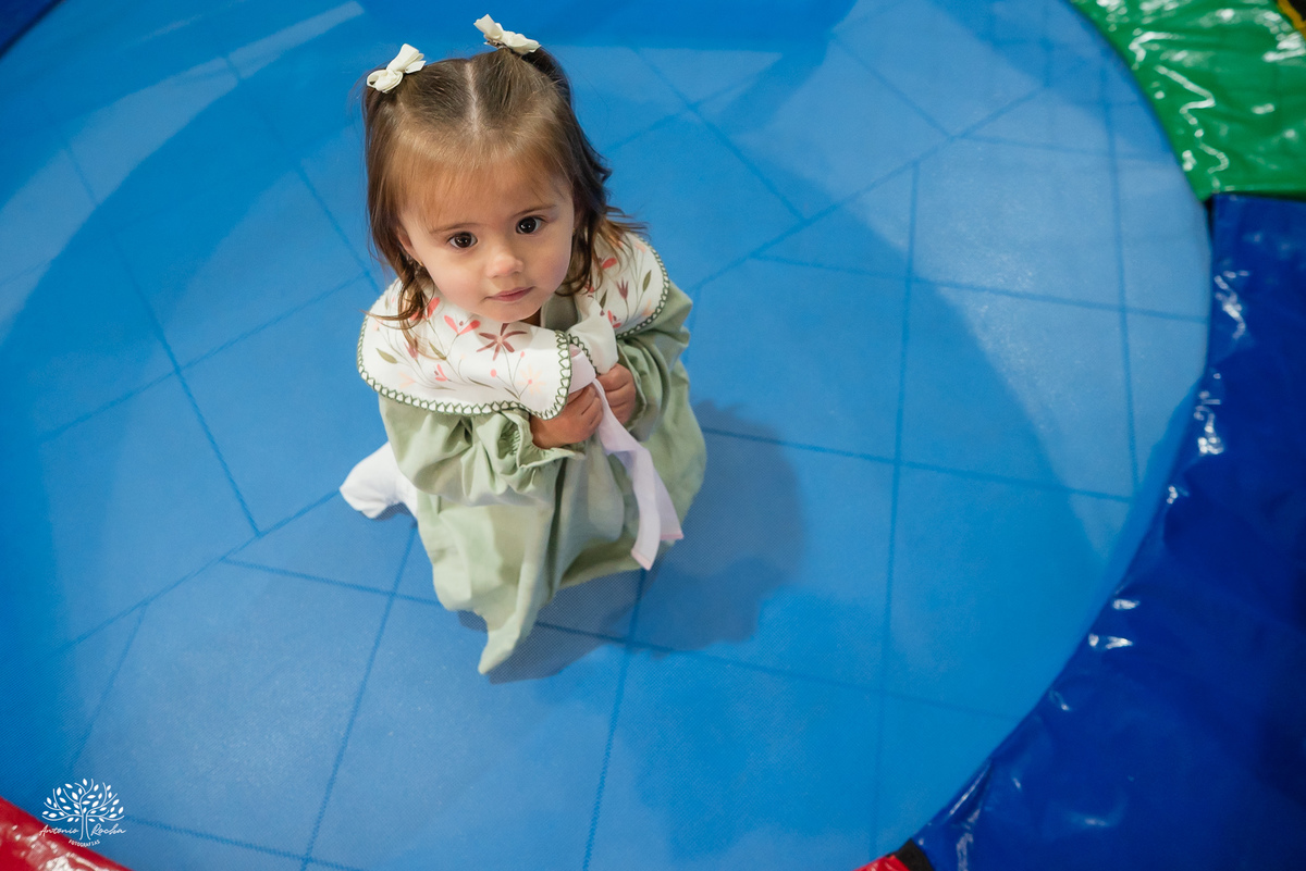 fotografia infantil - festa infantil - Tio Guigui - jardim de margaridas - decoração delicada - fotografia de aniversário - Antonio Rocha Fotografias - ensaio infantil - parabéns animado - olhos brilhantes – pelotas - fotografia de família - playground