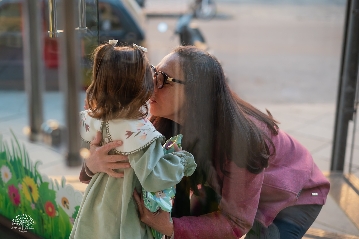 fotografia infantil - festa infantil - Tio Guigui - jardim de margaridas - decoração delicada - fotografia de aniversário - Antonio Rocha Fotografias - ensaio infantil - parabéns animado - olhos brilhantes – pelotas - fotografia de família - playground