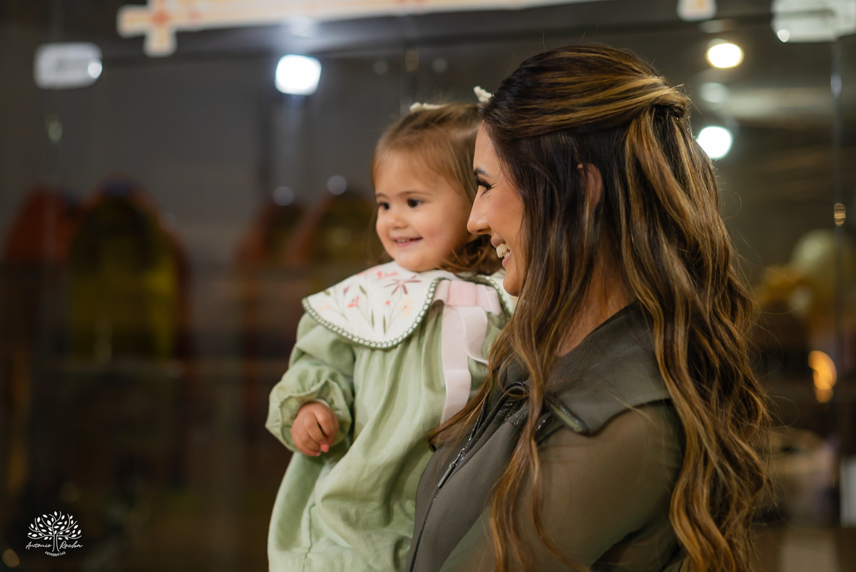 fotografia infantil - festa infantil - Tio Guigui - jardim de margaridas - decoração delicada - fotografia de aniversário - Antonio Rocha Fotografias - ensaio infantil - parabéns animado - olhos brilhantes – pelotas - fotografia de família - playground