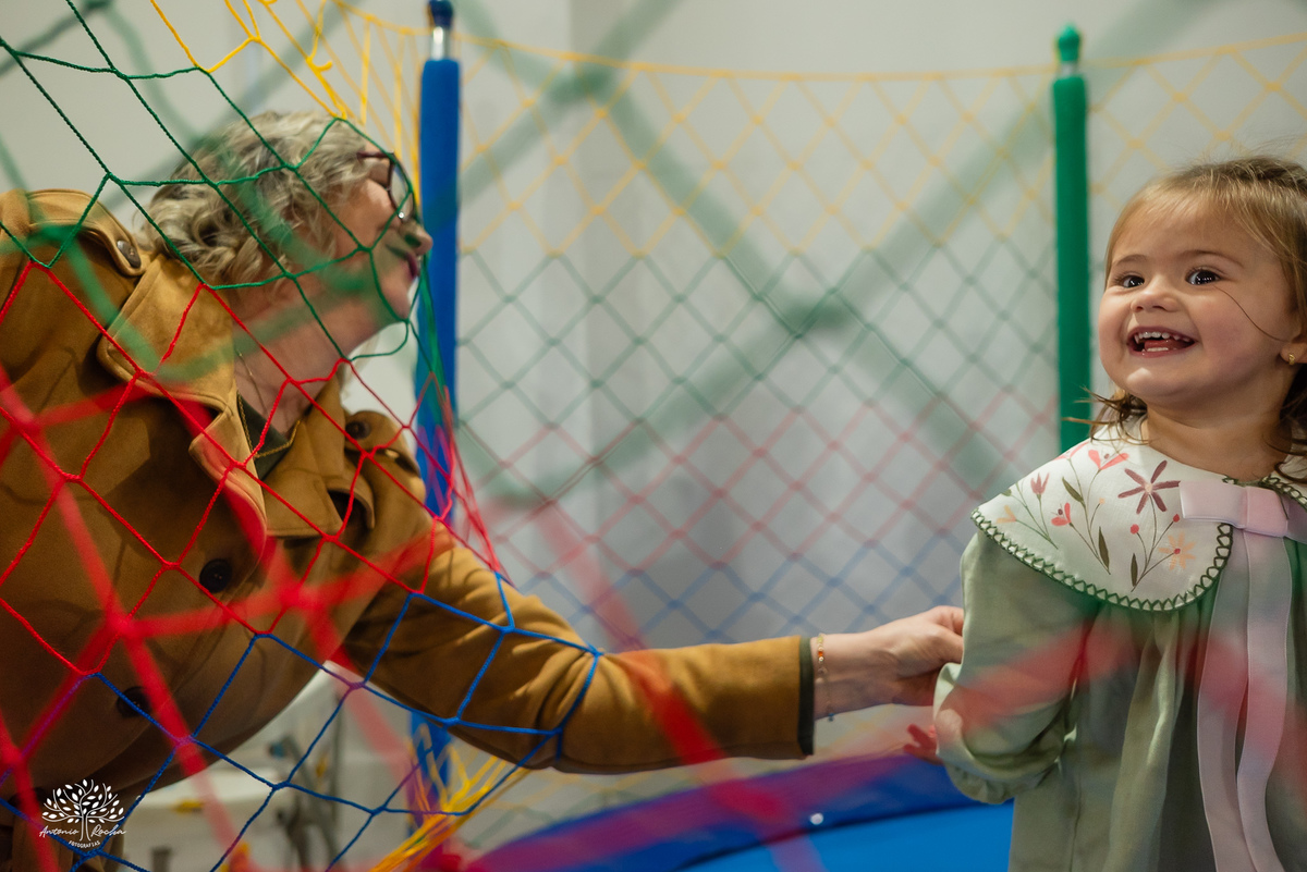 fotografia infantil - festa infantil - Tio Guigui - jardim de margaridas - decoração delicada - fotografia de aniversário - Antonio Rocha Fotografias - ensaio infantil - parabéns animado - olhos brilhantes – pelotas - fotografia de família - playground