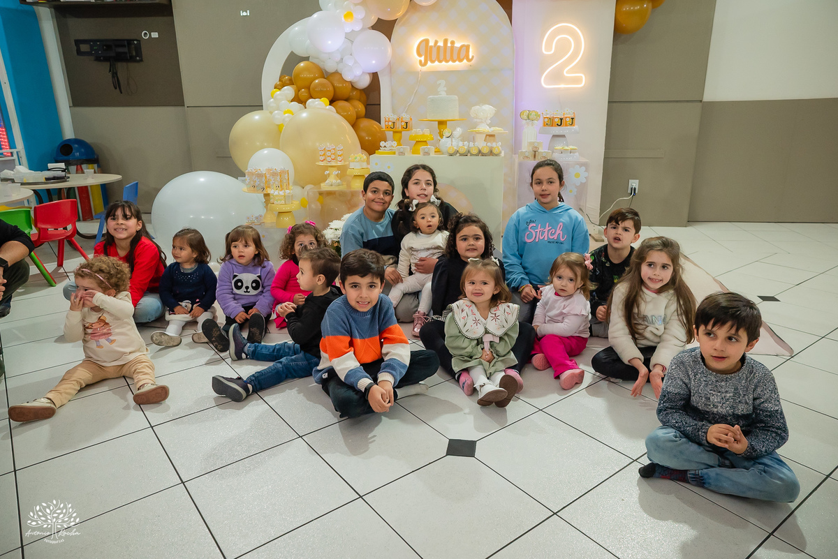 fotografia infantil - festa infantil - Tio Guigui - jardim de margaridas - decoração delicada - fotografia de aniversário - Antonio Rocha Fotografias - ensaio infantil - parabéns animado - olhos brilhantes – pelotas - fotografia de família - playground