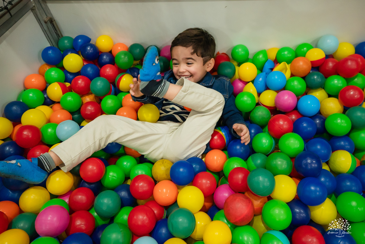 fotografia de aniversário infantil - fotógrafo em Pelotas - xerife Toy Story - fotografia espontânea - fotos de crianças - registros de infância - ensaio infantil - festa no Loly Pop - Antonio Rocha Fotografias – Forky – Garfinho Toy Story - Buzz - Rex