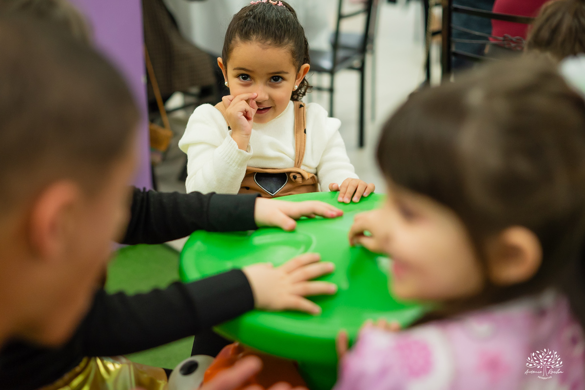 aniversário infantil - fotografia de aniversário - Antonio Rocha Fotografias - - fotografia infantil - lembranças da infância - Bolo Fofo - naninha - parabéns especial - playground - animador Tio Tatá - dança das cadeiras - fotografia de festa - Pelotas