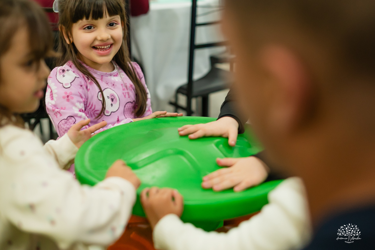 aniversário infantil - fotografia de aniversário - Antonio Rocha Fotografias - - fotografia infantil - lembranças da infância - Bolo Fofo - naninha - parabéns especial - playground - animador Tio Tatá - dança das cadeiras - fotografia de festa - Pelotas
