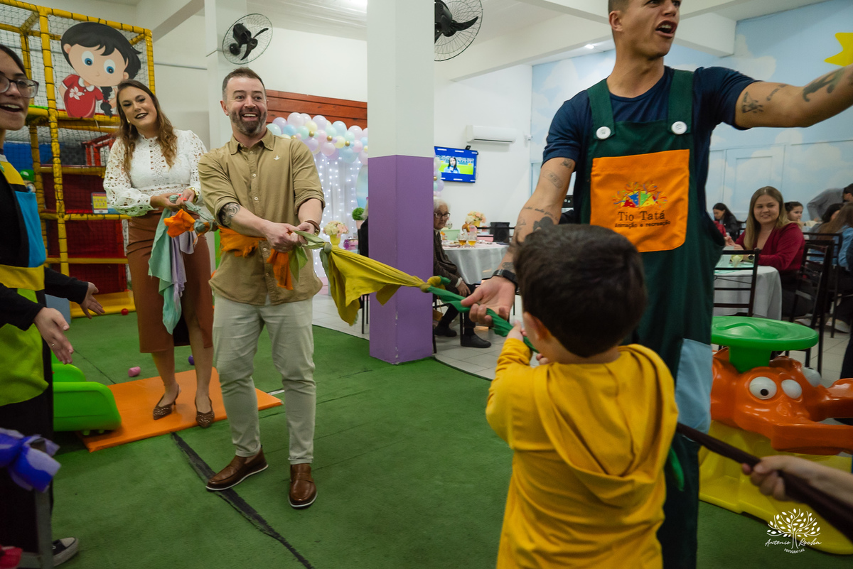 aniversário infantil - fotografia de aniversário - Antonio Rocha Fotografias - - fotografia infantil - lembranças da infância - Bolo Fofo - naninha - parabéns especial - playground - animador Tio Tatá - dança das cadeiras - fotografia de festa - Pelotas