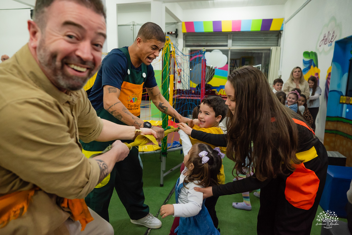 aniversário infantil - fotografia de aniversário - Antonio Rocha Fotografias - - fotografia infantil - lembranças da infância - Bolo Fofo - naninha - parabéns especial - playground - animador Tio Tatá - dança das cadeiras - fotografia de festa - Pelotas