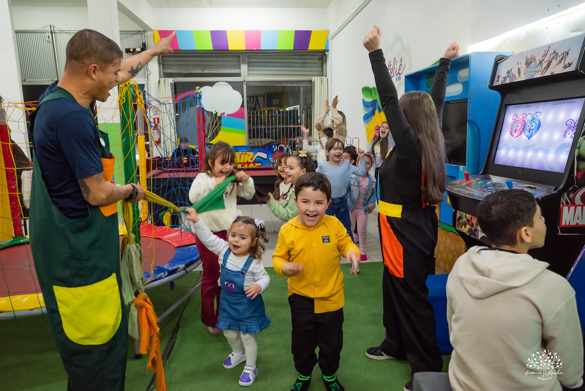 aniversário infantil - fotografia de aniversário - Antonio Rocha Fotografias - - fotografia infantil - lembranças da infância - Bolo Fofo - naninha - parabéns especial - playground - animador Tio Tatá - dança das cadeiras - fotografia de festa - Pelotas