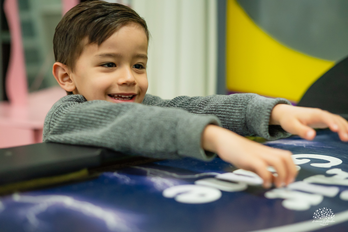 aniversário infantil - fotografia de aniversário - Antonio Rocha Fotografias - - fotografia infantil - lembranças da infância - Bolo Fofo - naninha - parabéns especial - playground - animador Tio Tatá - dança das cadeiras - fotografia de festa - Pelotas