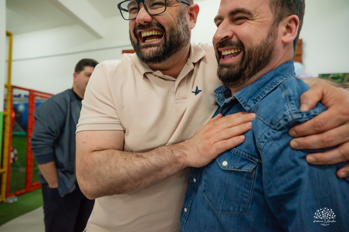 aniversário infantil - fotografia de aniversário - Antonio Rocha Fotografias - - fotografia infantil - lembranças da infância - Bolo Fofo - naninha - parabéns especial - playground - animador Tio Tatá - dança das cadeiras - fotografia de festa - Pelotas