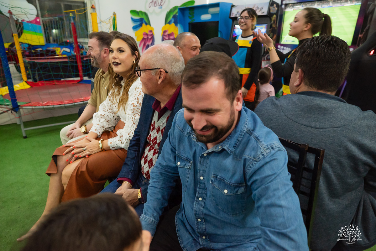 aniversário infantil - fotografia de aniversário - Antonio Rocha Fotografias - - fotografia infantil - lembranças da infância - Bolo Fofo - naninha - parabéns especial - playground - animador Tio Tatá - dança das cadeiras - fotografia de festa - Pelotas