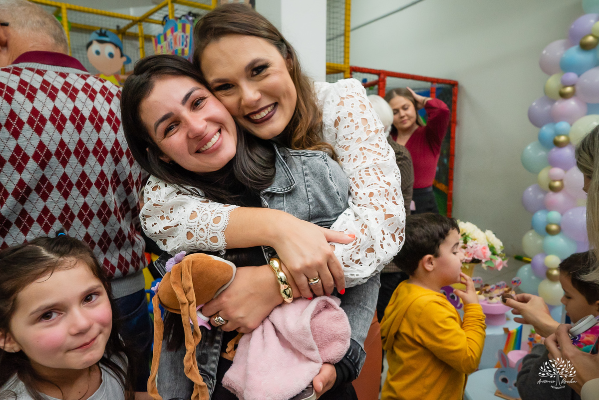 aniversário infantil - fotografia de aniversário - Antonio Rocha Fotografias - - fotografia infantil - lembranças da infância - Bolo Fofo - naninha - parabéns especial - playground - animador Tio Tatá - dança das cadeiras - fotografia de festa - Pelotas
