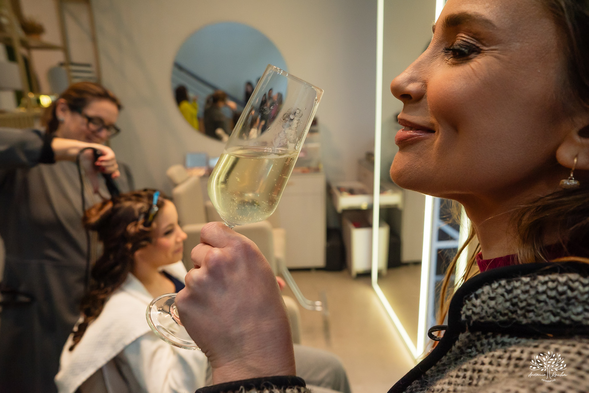 cliques 15 anos - festa de debutante - ensaio pré-festa - Quinta Dom Manuel - Essence Beauty - valsa com o pai - dança com as amigas - pista de dança - confetes coloridos - parabéns 15 anos - fotografia de debutante - Antonio Rocha Fotografias - Pelotas