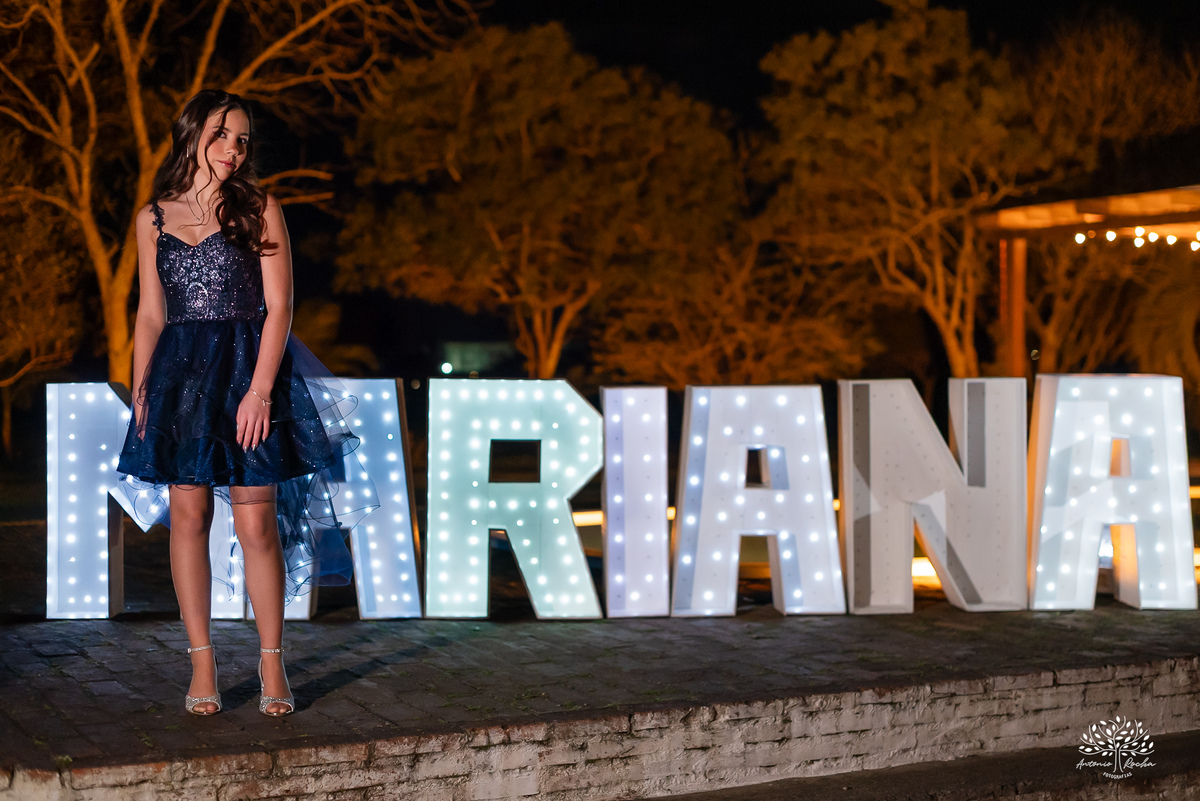 cliques 15 anos - festa de debutante - ensaio pré-festa - Quinta Dom Manuel - Essence Beauty - valsa com o pai - dança com as amigas - pista de dança - confetes coloridos - parabéns 15 anos - fotografia de debutante - Antonio Rocha Fotografias - Pelotas