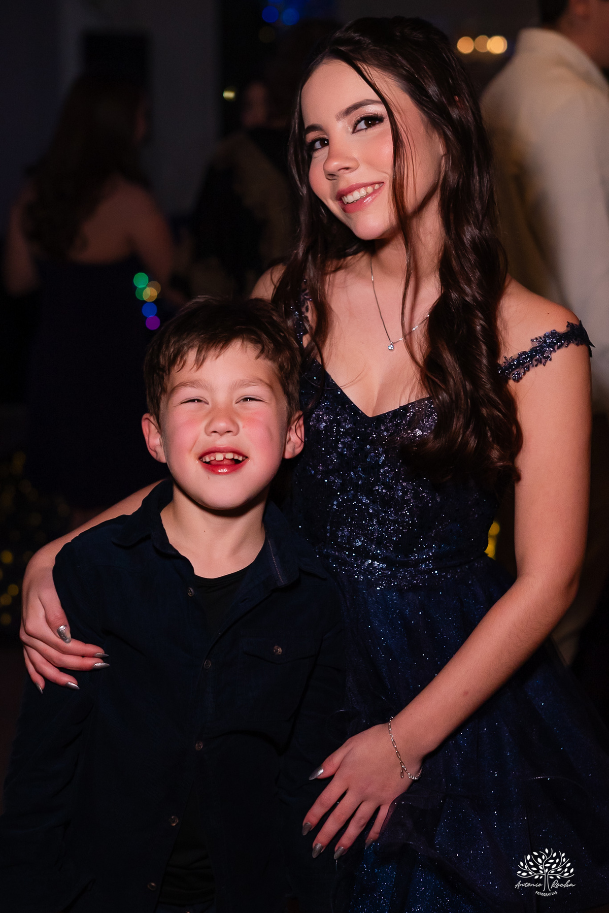 cliques 15 anos - festa de debutante - ensaio pré-festa - Quinta Dom Manuel - Essence Beauty - valsa com o pai - dança com as amigas - pista de dança - confetes coloridos - parabéns 15 anos - fotografia de debutante - Antonio Rocha Fotografias - Pelotas