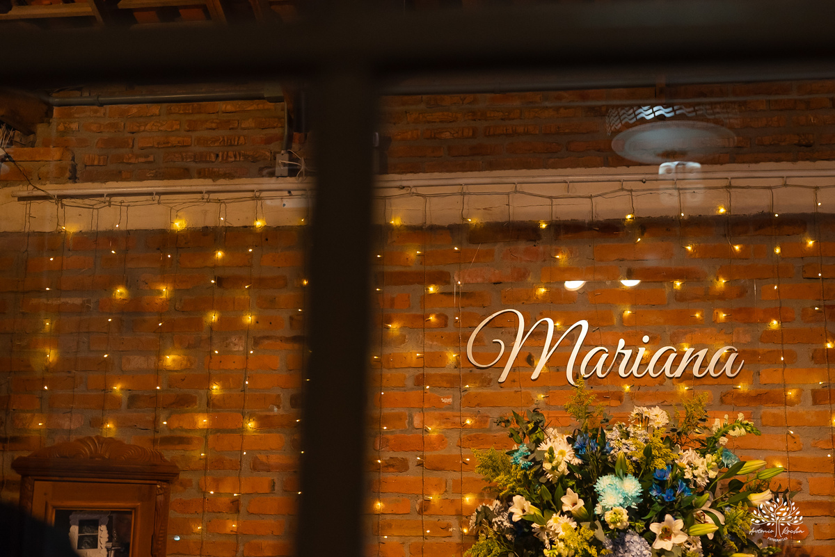 cliques 15 anos - festa de debutante - ensaio pré-festa - Quinta Dom Manuel - Essence Beauty - valsa com o pai - dança com as amigas - pista de dança - confetes coloridos - parabéns 15 anos - fotografia de debutante - Antonio Rocha Fotografias - Pelotas