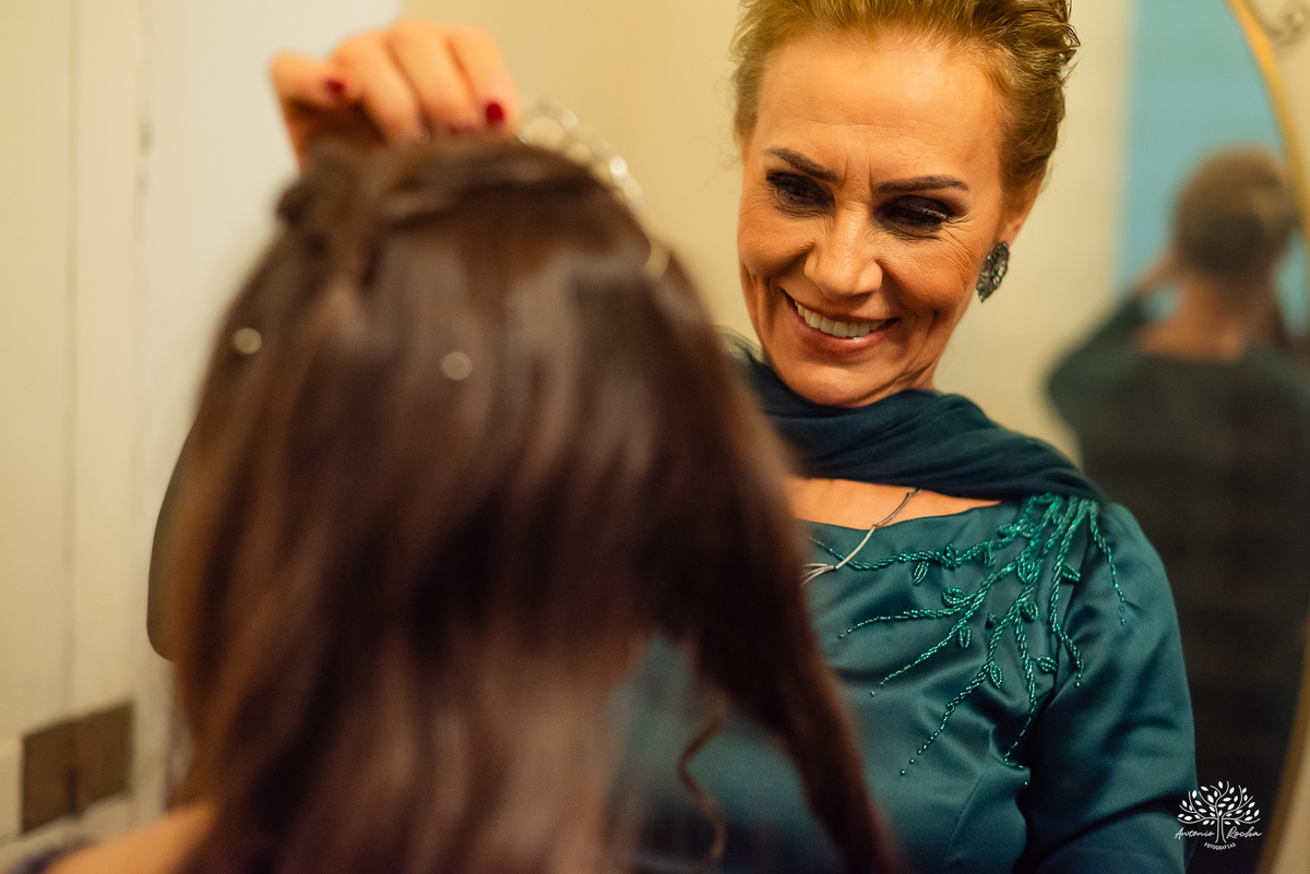 cliques 15 anos - festa de debutante - ensaio pré-festa - Quinta Dom Manuel - Essence Beauty - valsa com o pai - dança com as amigas - pista de dança - confetes coloridos - parabéns 15 anos - fotografia de debutante - Antonio Rocha Fotografias - Pelotas