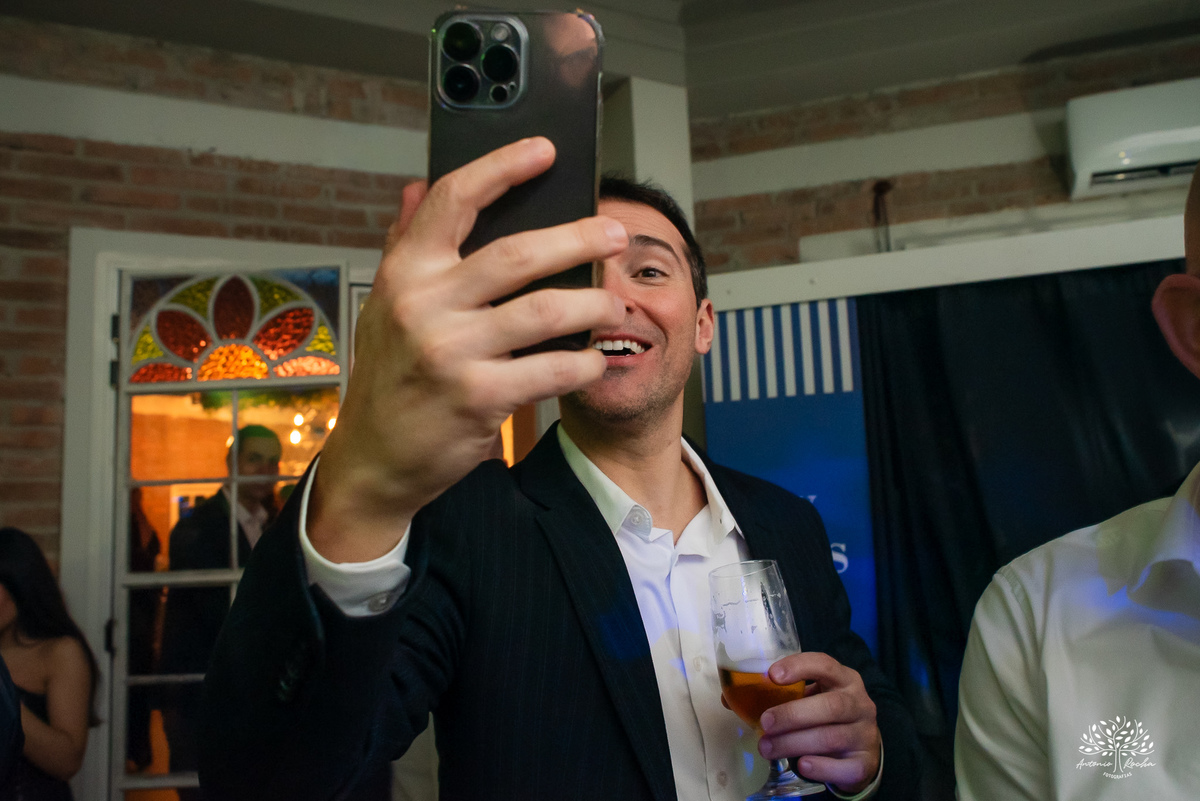 cliques 15 anos - festa de debutante - ensaio pré-festa - Quinta Dom Manuel - Essence Beauty - valsa com o pai - dança com as amigas - pista de dança - confetes coloridos - parabéns 15 anos - fotografia de debutante - Antonio Rocha Fotografias - Pelotas