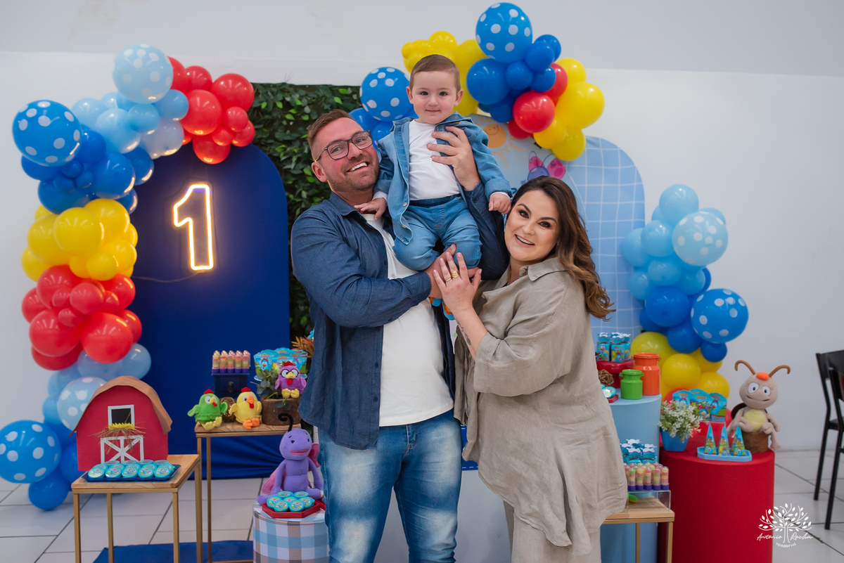 fotógrafo de aniversário infantil - festa de 1 ano - primeiro aninho - Cliff Kids - Galinha Pintadinha - fotografia infantil - fotos de aniversário - Pelotas - ensaio família - festa infantil - fotografia profissional - Antonio Rocha Fotografias - docinho