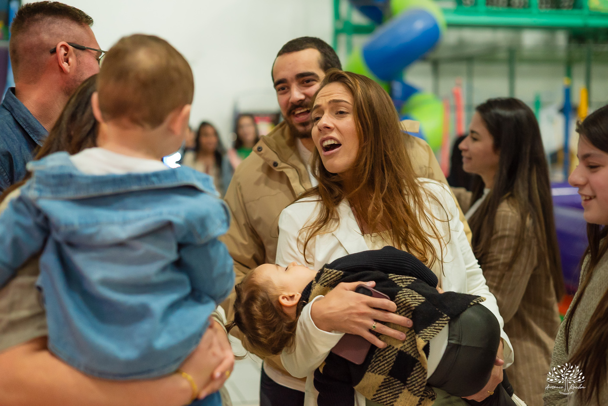 fotógrafo de aniversário infantil - festa de 1 ano - primeiro aninho - Cliff Kids - Galinha Pintadinha - fotografia infantil - fotos de aniversário - Pelotas - ensaio família - festa infantil - fotografia profissional - Antonio Rocha Fotografias - docinho