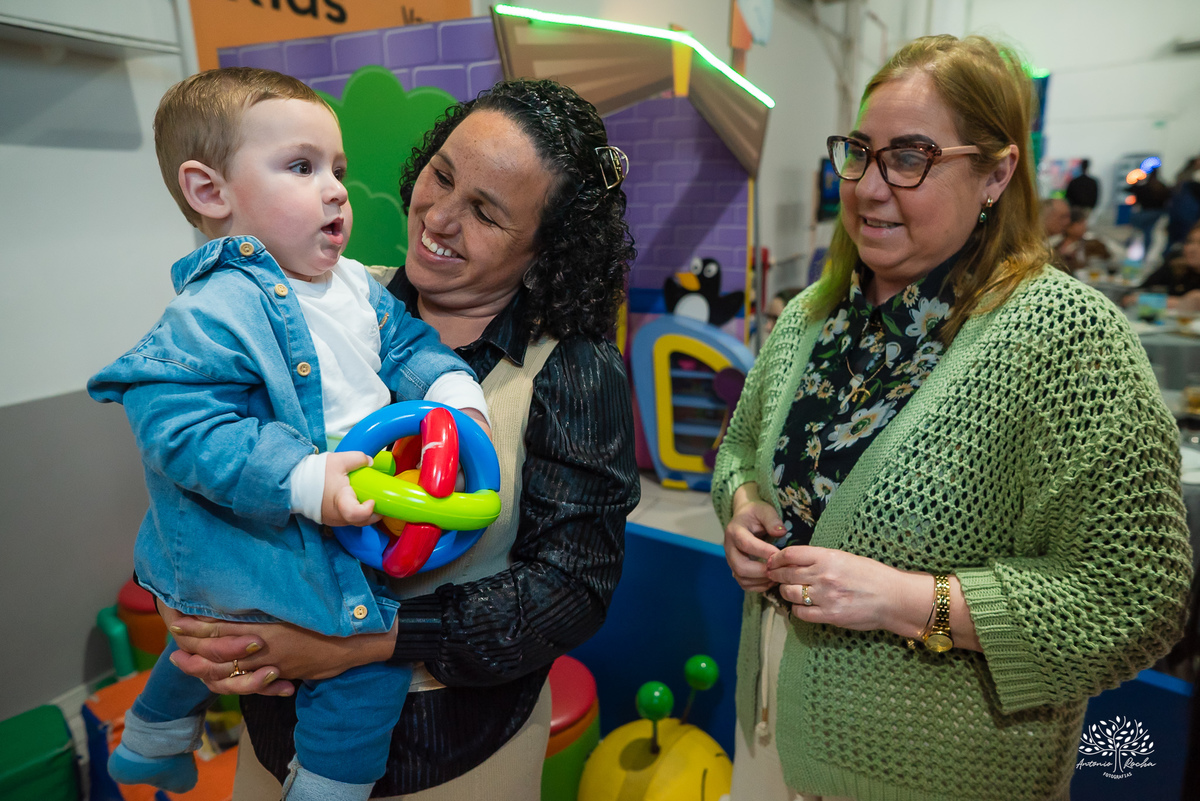 fotógrafo de aniversário infantil - festa de 1 ano - primeiro aninho - Cliff Kids - Galinha Pintadinha - fotografia infantil - fotos de aniversário - Pelotas - ensaio família - festa infantil - fotografia profissional - Antonio Rocha Fotografias - docinho