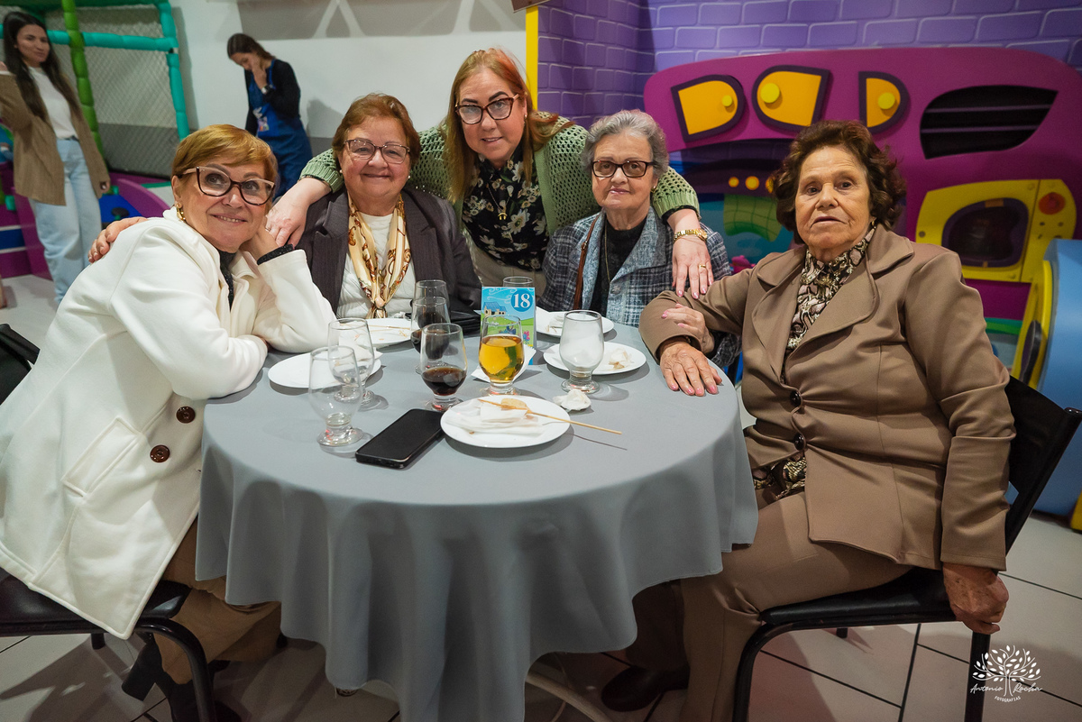 fotógrafo de aniversário infantil - festa de 1 ano - primeiro aninho - Cliff Kids - Galinha Pintadinha - fotografia infantil - fotos de aniversário - Pelotas - ensaio família - festa infantil - fotografia profissional - Antonio Rocha Fotografias - docinho