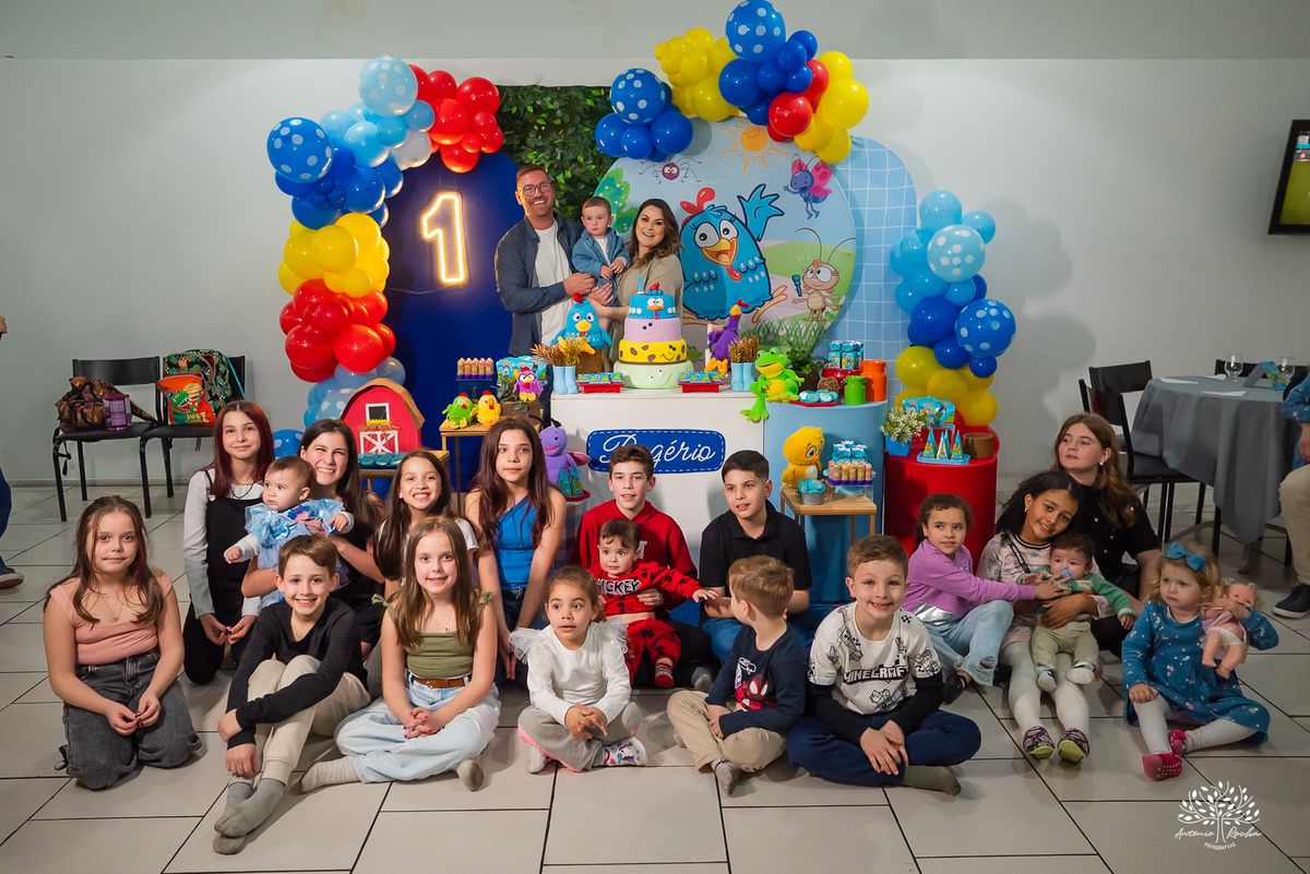 fotógrafo de aniversário infantil - festa de 1 ano - primeiro aninho - Cliff Kids - Galinha Pintadinha - fotografia infantil - fotos de aniversário - Pelotas - ensaio família - festa infantil - fotografia profissional - Antonio Rocha Fotografias - docinho