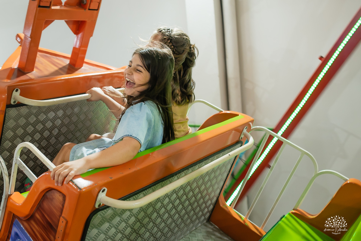 aniversário infantil - fotografia de festa - fotografia espontânea – Show do parabéns - tirolesa - barco vick - torre de aventuras - fotografia de crianças - lembranças de família - festa tema capivara - Pelotas - Antonio Rocha Fotografias - tio guigui