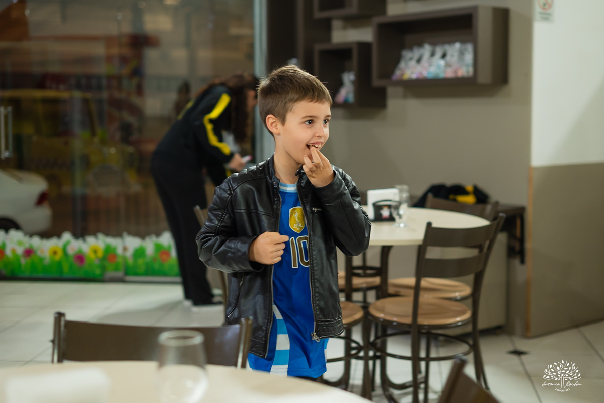 aniversário infantil - fotografia de festa - fotografia espontânea – Show do parabéns - tirolesa - barco vick - torre de aventuras - fotografia de crianças - lembranças de família - festa tema capivara - Pelotas - Antonio Rocha Fotografias - tio guigui