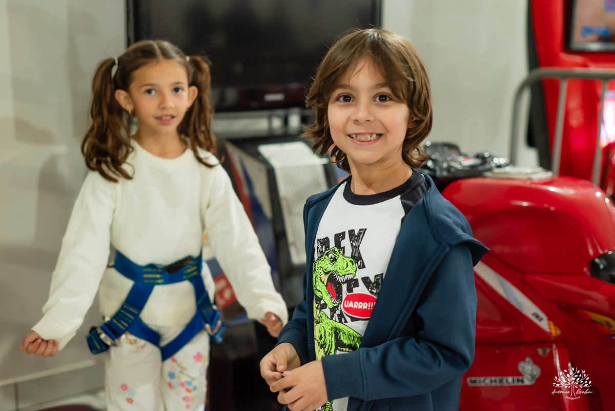 aniversário infantil - fotografia de festa - fotografia espontânea – Show do parabéns - tirolesa - barco vick - torre de aventuras - fotografia de crianças - lembranças de família - festa tema capivara - Pelotas - Antonio Rocha Fotografias - tio guigui