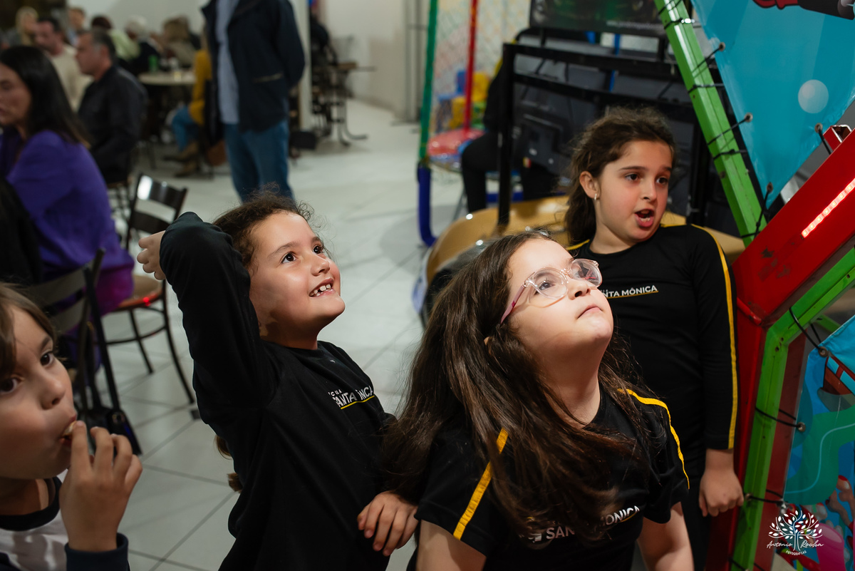 aniversário infantil - fotografia de festa - fotografia espontânea – Show do parabéns - tirolesa - barco vick - torre de aventuras - fotografia de crianças - lembranças de família - festa tema capivara - Pelotas - Antonio Rocha Fotografias - tio guigui