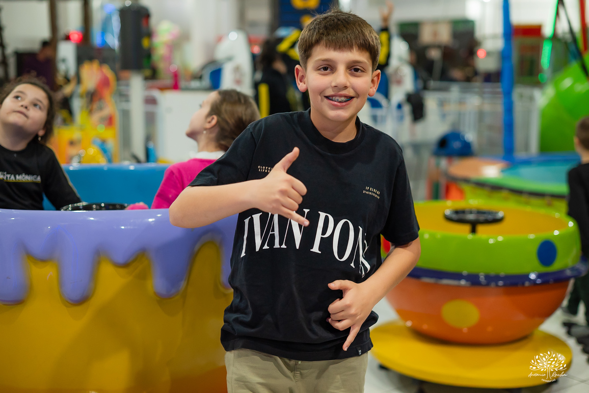aniversário infantil - fotografia de festa - fotografia espontânea – Show do parabéns - tirolesa - barco vick - torre de aventuras - fotografia de crianças - lembranças de família - festa tema capivara - Pelotas - Antonio Rocha Fotografias - tio guigui
