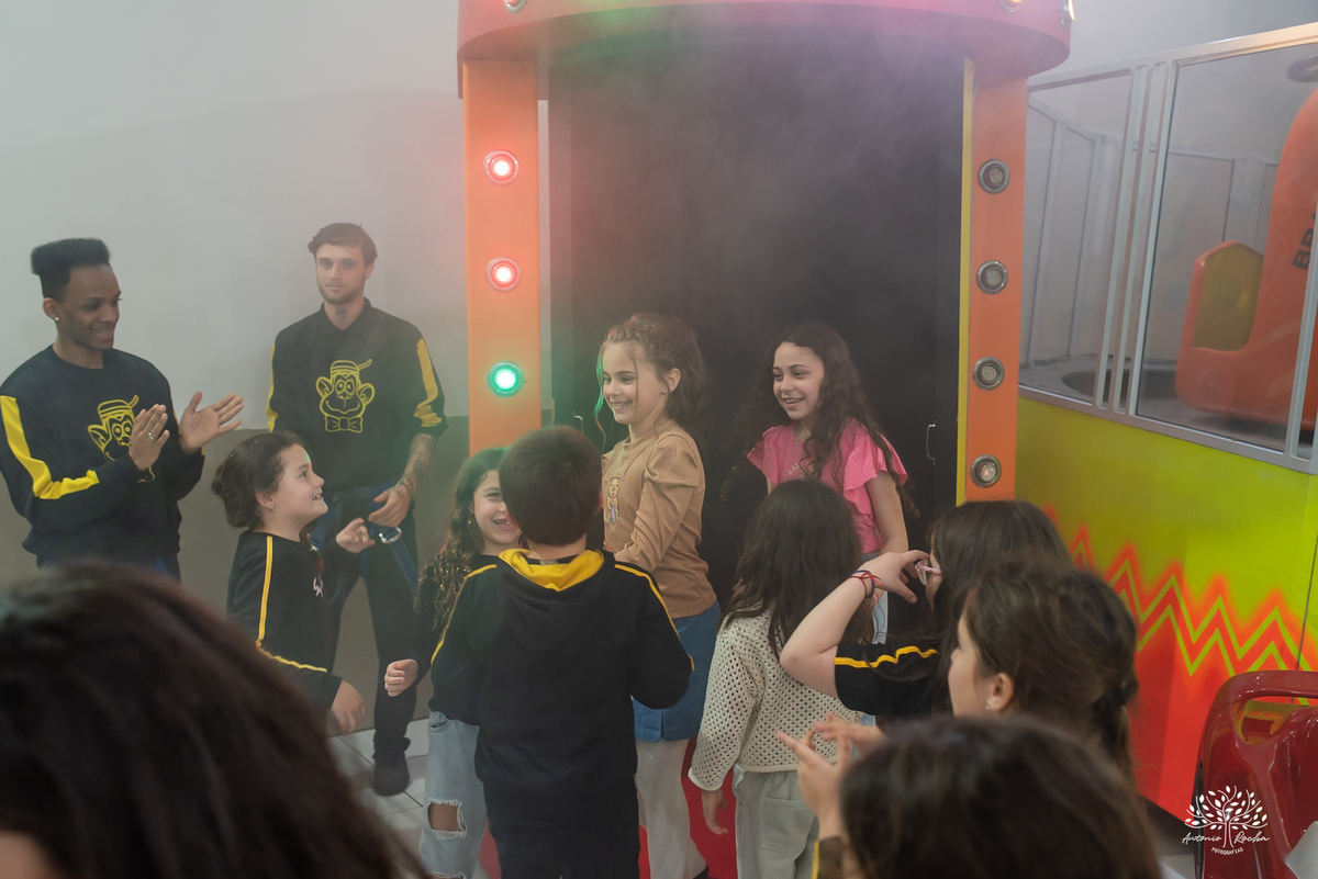 aniversário infantil - fotografia de festa - fotografia espontânea – Show do parabéns - tirolesa - barco vick - torre de aventuras - fotografia de crianças - lembranças de família - festa tema capivara - Pelotas - Antonio Rocha Fotografias - tio guigui